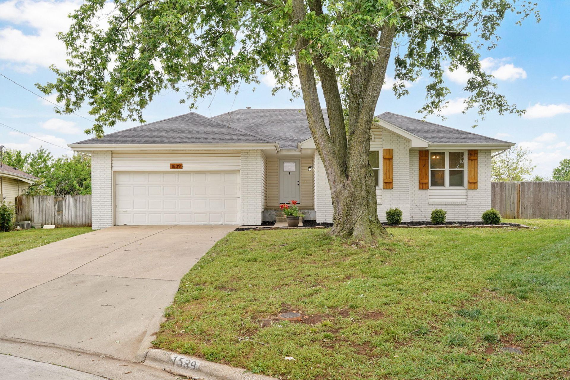 1539 W Rockwood Court , Springfield, MO 65807 Main Photo