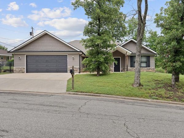 415 E 44th Street , Joplin, MO 64804