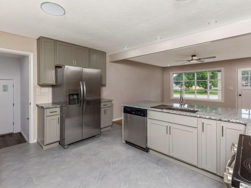 913 Roosevelt Court , Newark, OH 43055 Photo 11