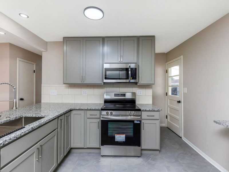 913 Roosevelt Court , Newark, OH 43055 Photo 15