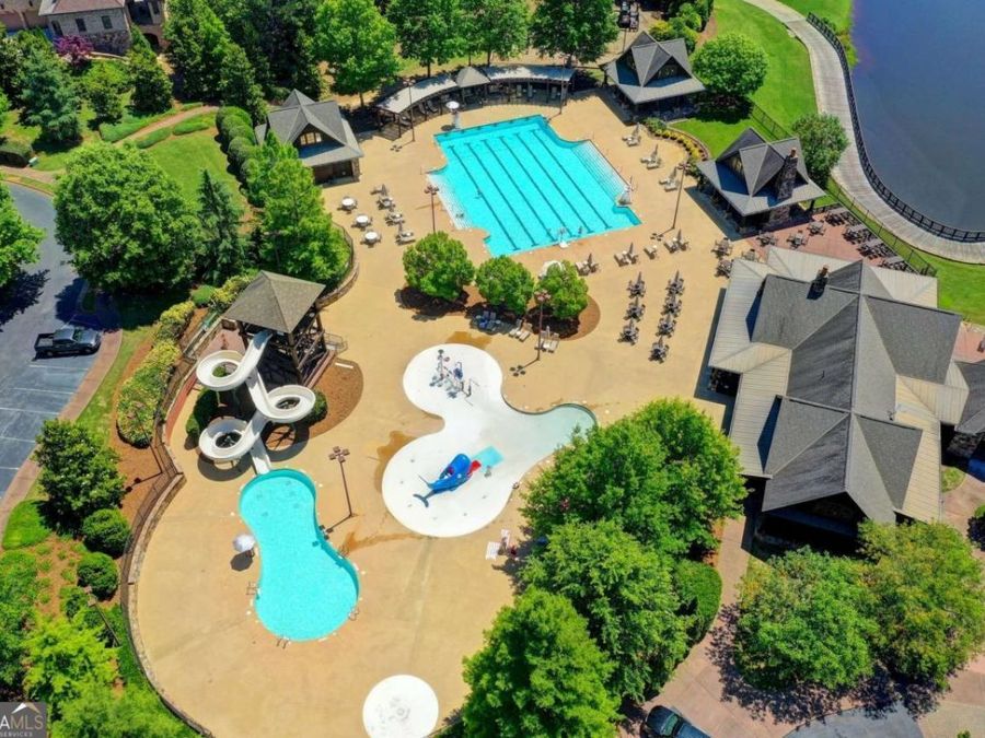 Property Image 100