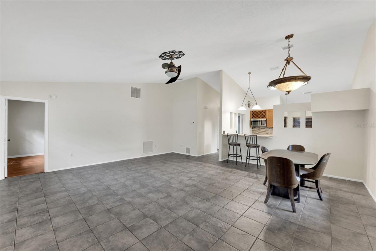 5015 Barrington Circle, Unit 201, Sarasota, FL 34234 Photo