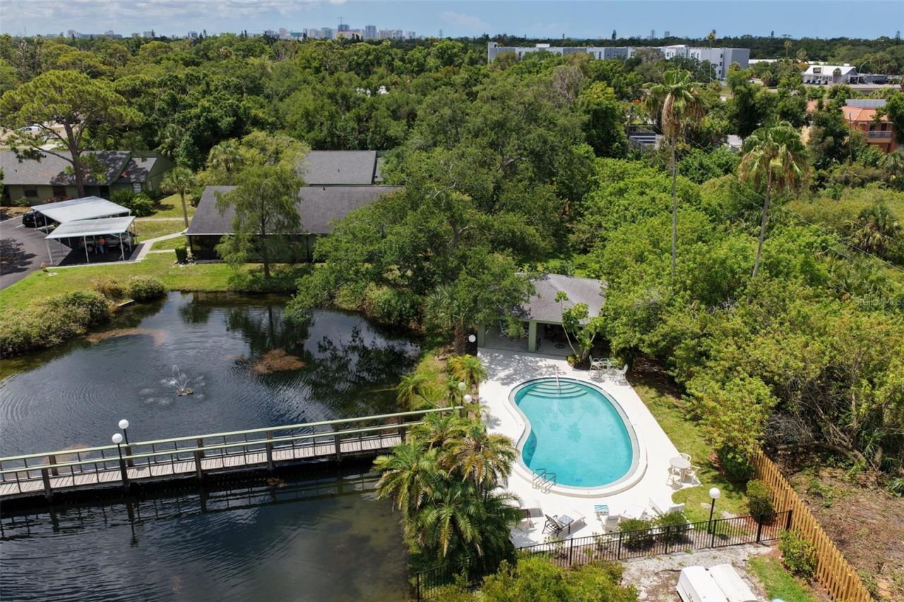 5015 Barrington Circle, Unit 201, Sarasota, FL 34234 Photo