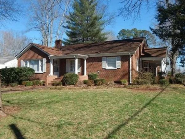 130 Lafayette Ave , Lawrenceburg, TN 38464