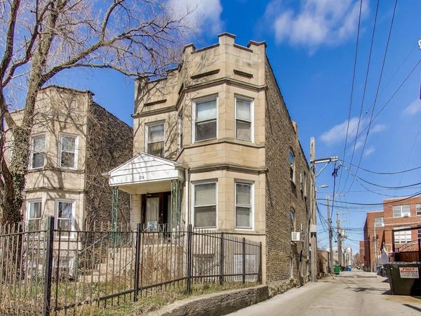 1716 W Morse Avenue , Chicago, IL 60626