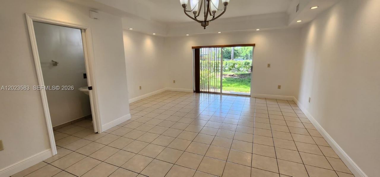 8960 W Flagler St, Unit 3, Miami, FL 33174 Photo