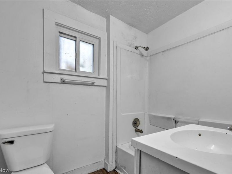 840 Work Drive , Akron, OH 44320 Photo 37