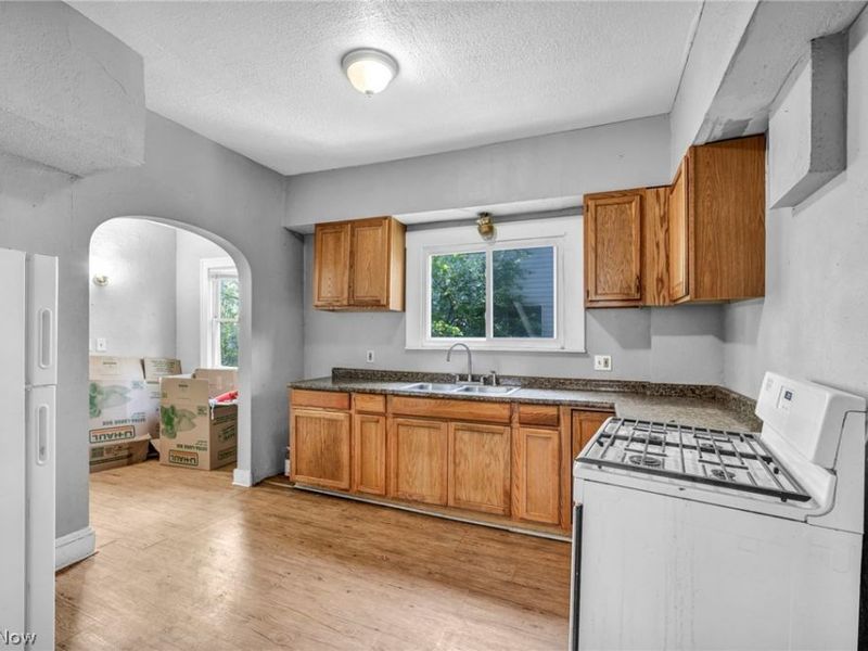 840 Work Drive , Akron, OH 44320 Photo 6