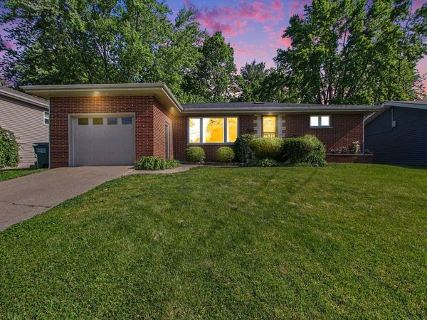 1305 Wood Street , Valparaiso, IN 46383