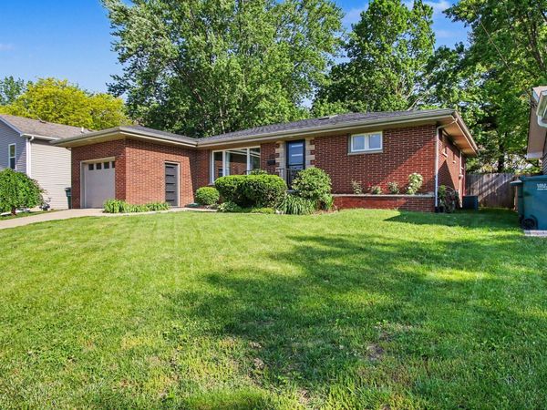 1305 Wood Street , Valparaiso, IN 46383