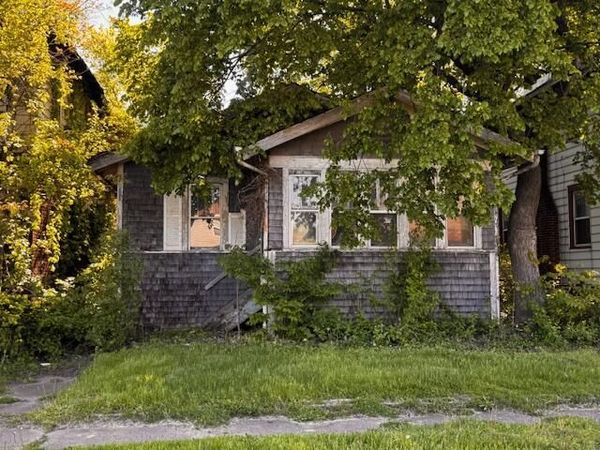 709 Vermont Street , Gary, IN 46402