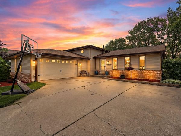 4925 W 89th Terrace , Crown Point, IN 46307