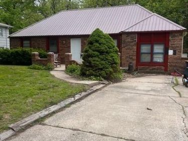 6907 NW 72nd Terrace, Kansas City, MO 64152