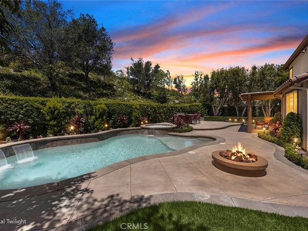 1049 S Summer Breeze, Anaheim Hills, CA 92808