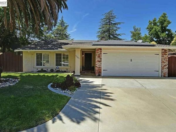 1151 Bordeaux St, Pleasanton, CA 94566