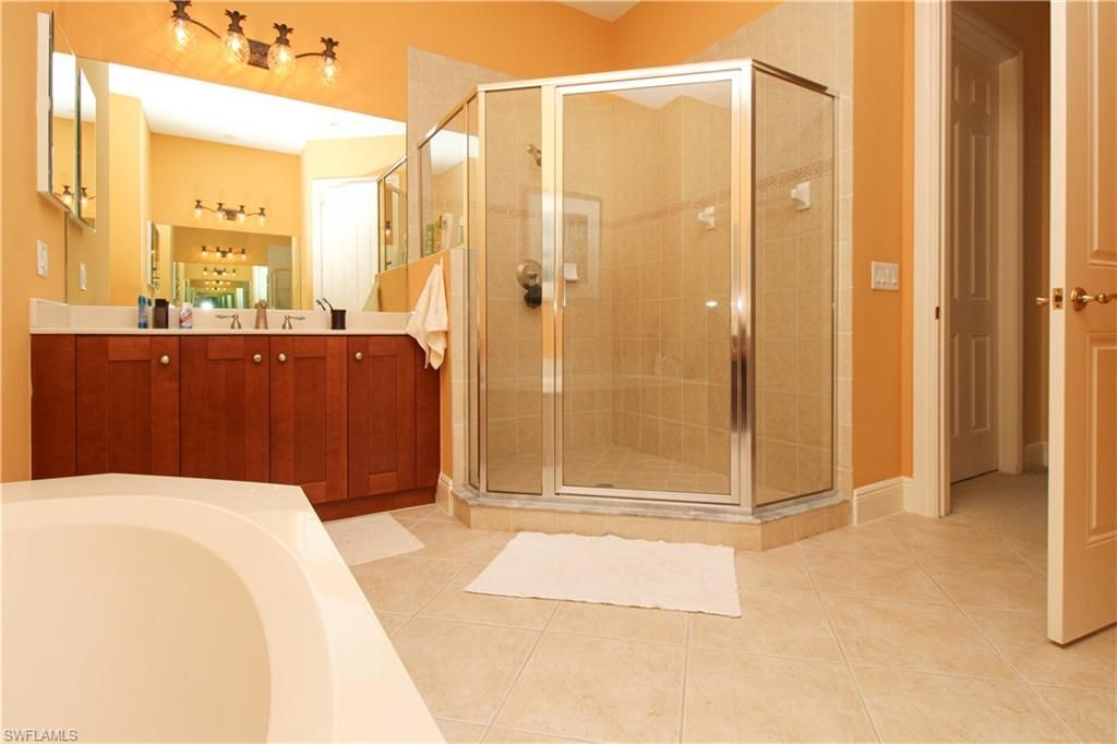 9224 Campanile Cir, Unit 203, Naples, FL 34114 Photo