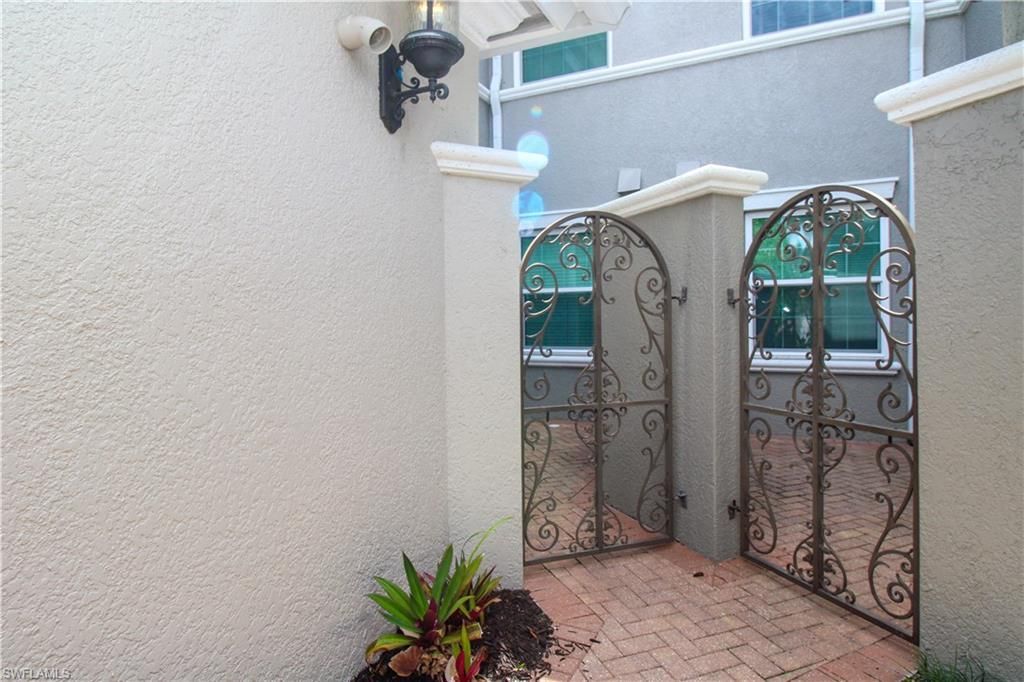 9224 Campanile Cir, Unit 203, Naples, FL 34114 Photo