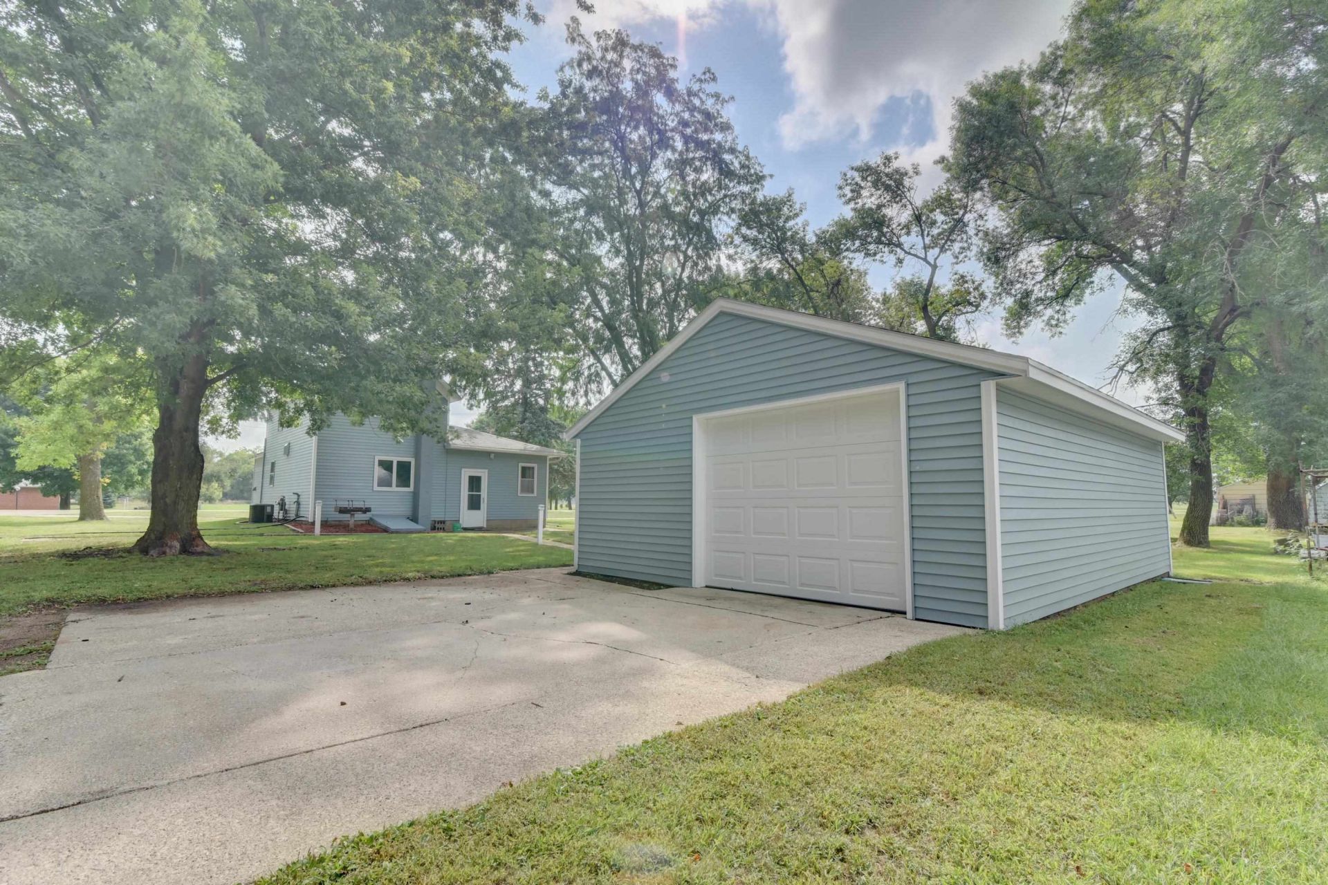 501 South Wilson Avenue , Graettinger, IA 51342 Main Photo
