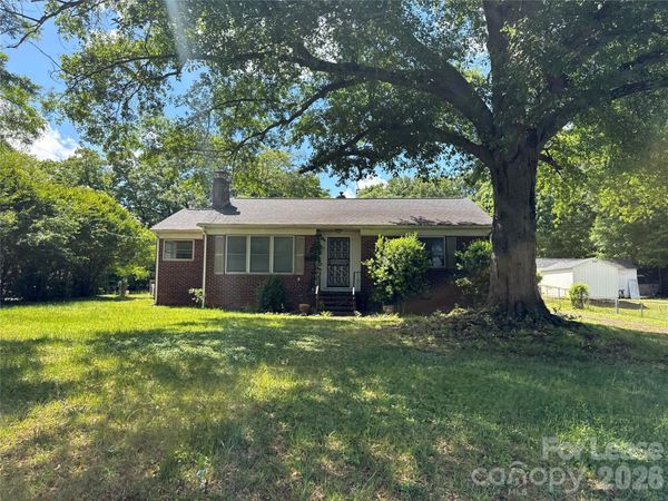 106 Crest Street , Mount Holly, NC 28120