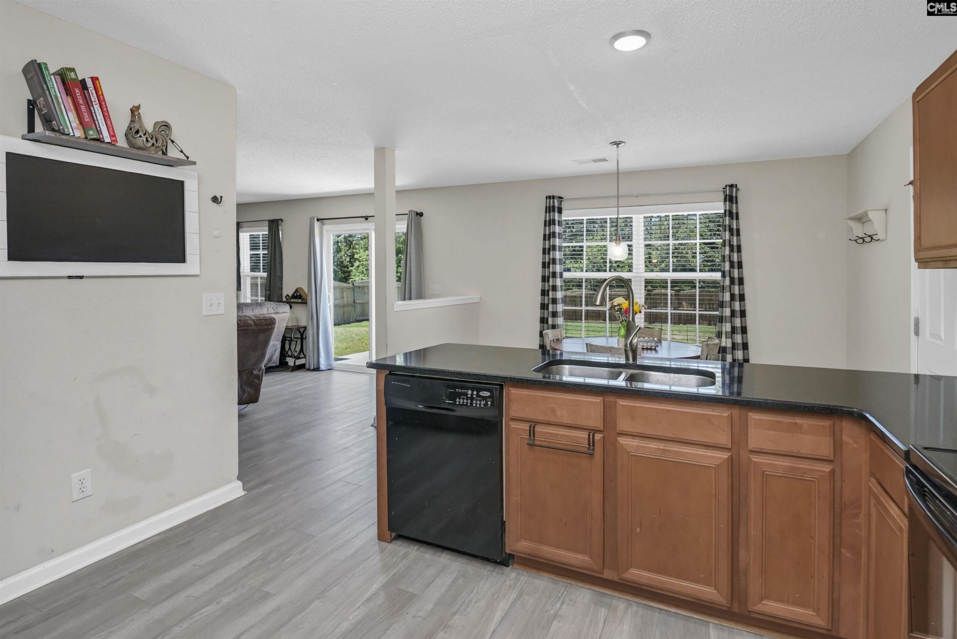 279 Hunters Mill Drive  Photo 8
