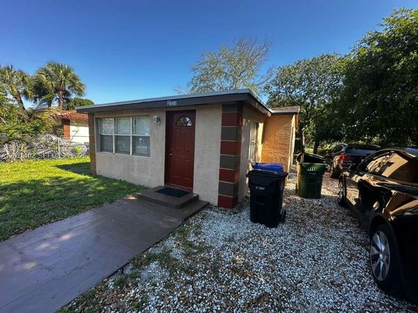 2221 NW 6th Ct , Fort Lauderdale, FL 33311