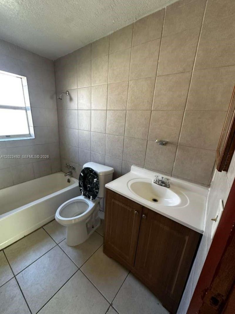2221 NW 6th Ct, Fort Lauderdale, FL 33311 Photo