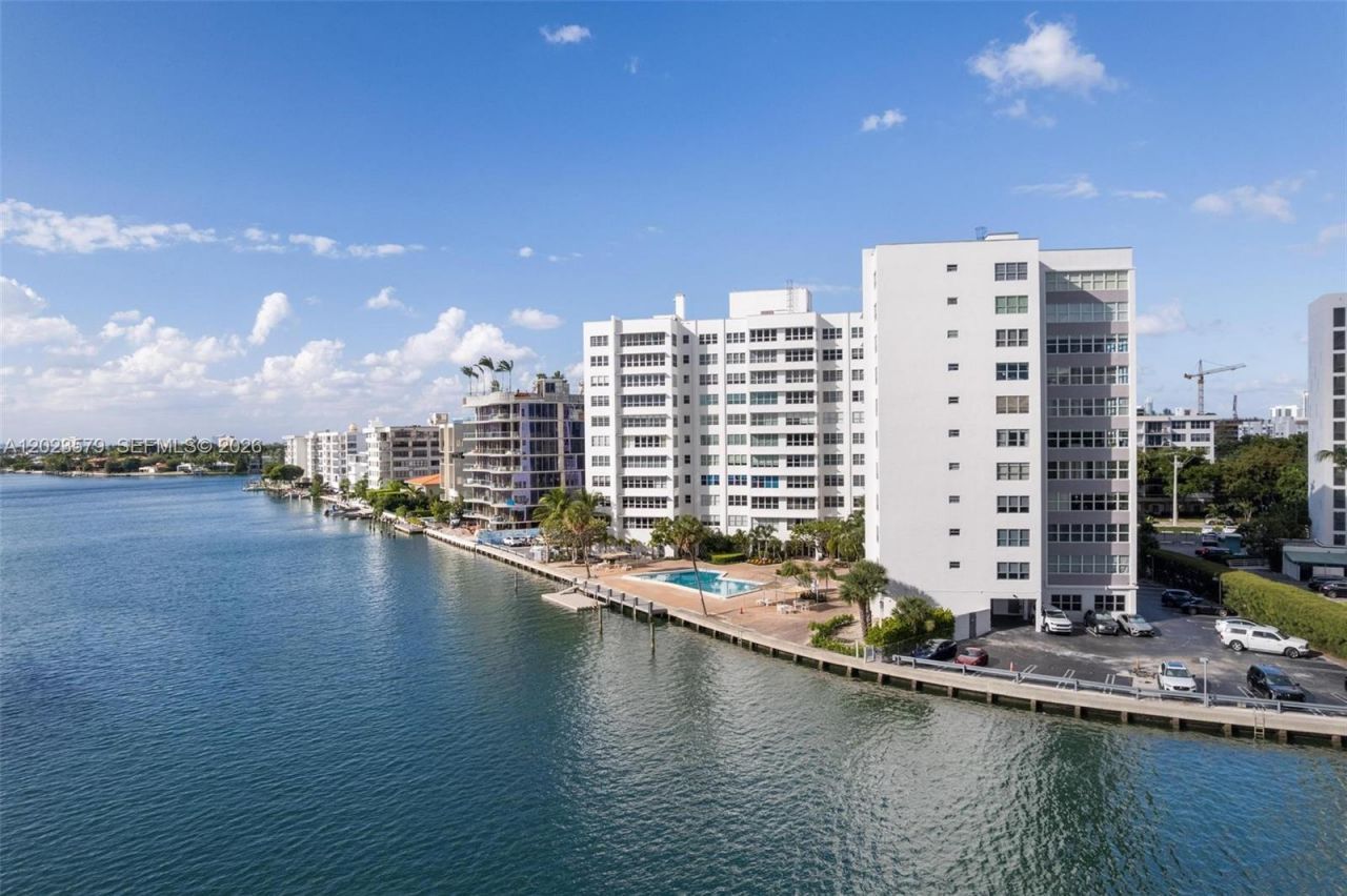9102 W Bay Harbor Dr, Unit 2-DW, Bay Harbor Islands, FL 33154 Photo
