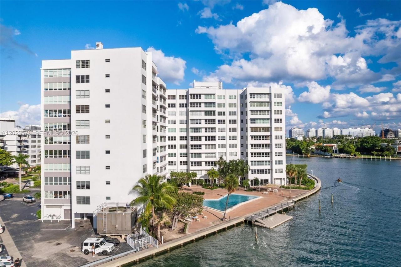 9102 W Bay Harbor Dr, Unit 2-DW, Bay Harbor Islands, FL 33154 Photo
