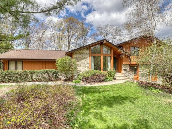 1545 Constitution DRIVE, Brookfield, WI 53045