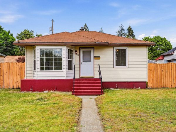 517 E Columbia Ave, Spokane, WA 99208