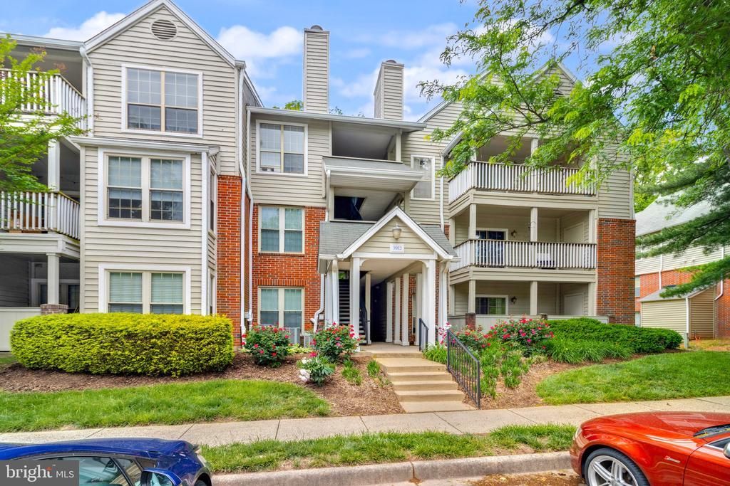 3912 Penderview Drive, Unit 528, Fairfax, VA 22033 Main Photo