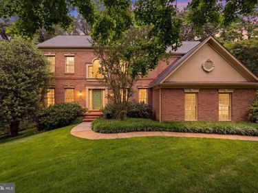 11711 SADDLE CRESCENT CIRCLE, OAKTON, VA 22124
