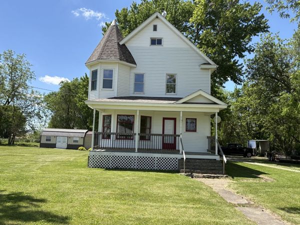 1741 Paw Paw Road , Steward, IL 60553