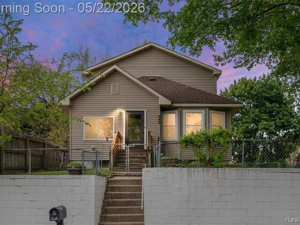 649 Lounsbury Avenue , Pontiac, MI 48340