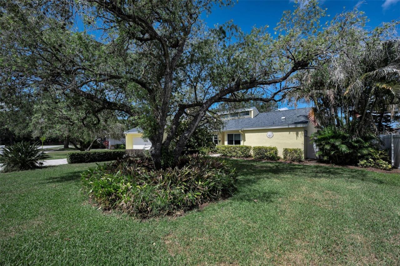 2330 Barton Lane, Clearwater, FL 33759 Photo
