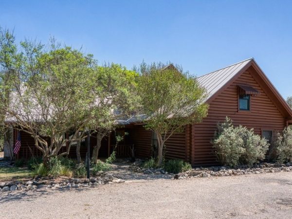 513 River View Dr., Bandera, TX 78003