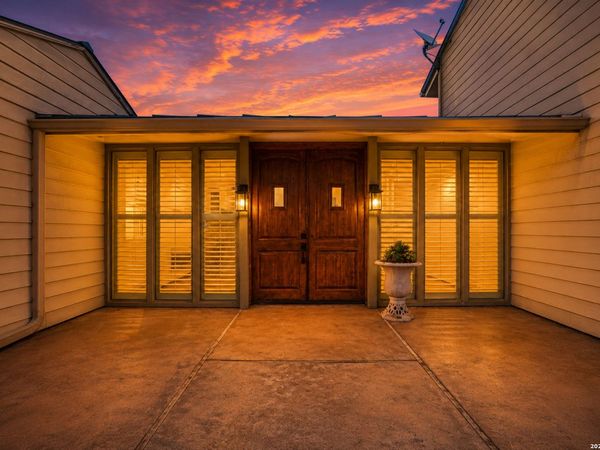 208 FRONT ST, Comfort, TX 78013