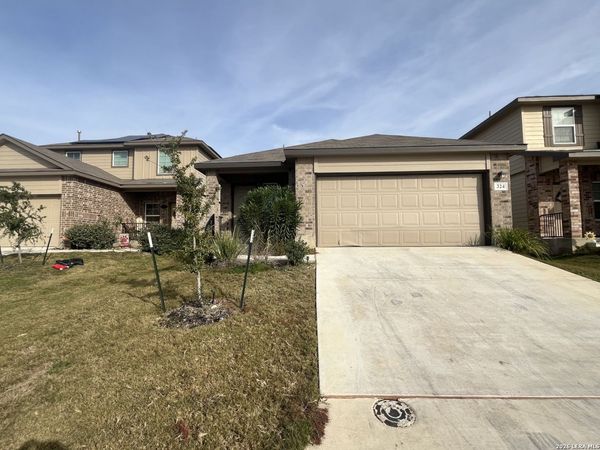 324 MIDDLE GREEN LOOP, Floresville, TX 78114