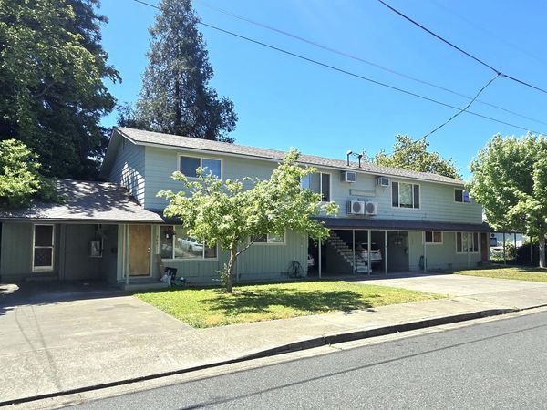 791 NE Wharton Drive, Grants Pass, OR 97526