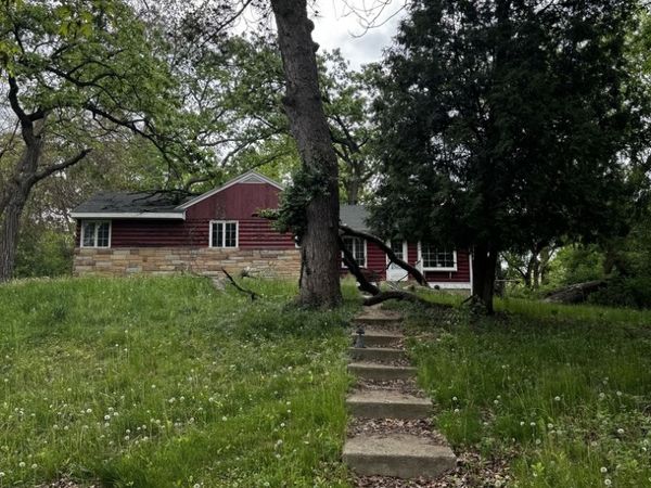 409 Ski Hill Road , Fox River Grove, IL 60021