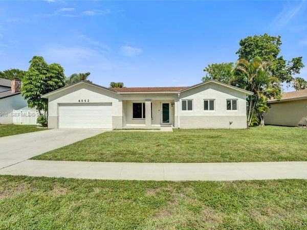 4662 NW 99th Ave , Sunrise, FL 33351