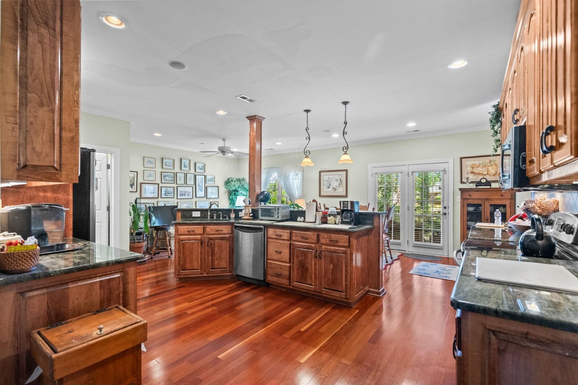 3258 Hermitage Dr.  Photo 15
