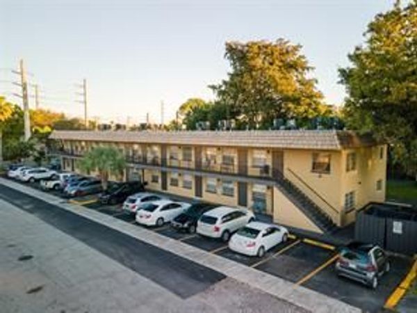 1150 NE 17th Court, Unit 11, Fort Lauderdale, FL 33305