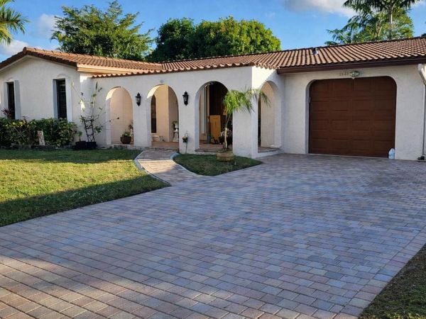 10478 NW 4th Street, Plantation, FL 33324