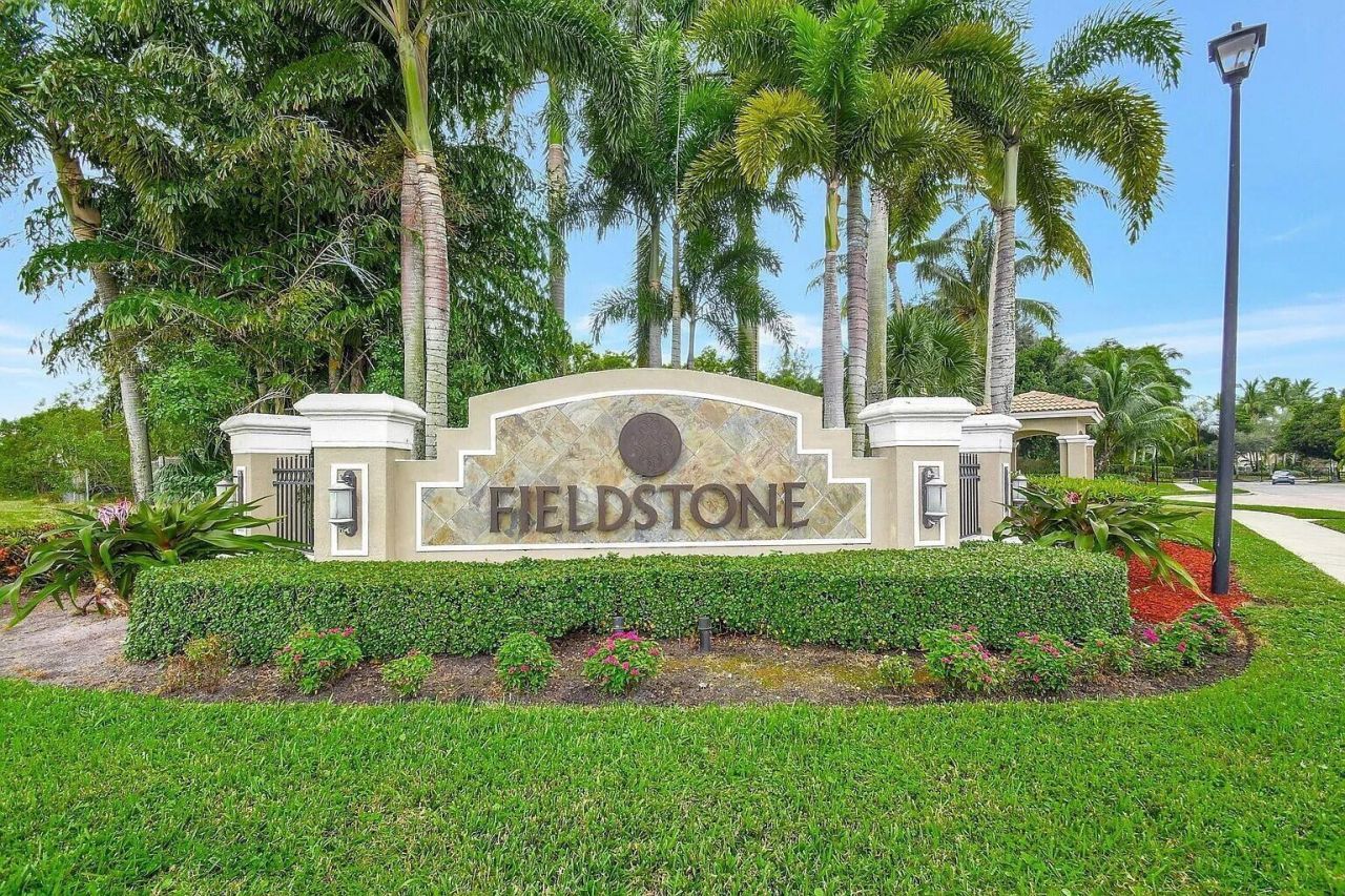 10440 Cypress Lakes Preserve Drive, Wellington, FL 33449 Photo