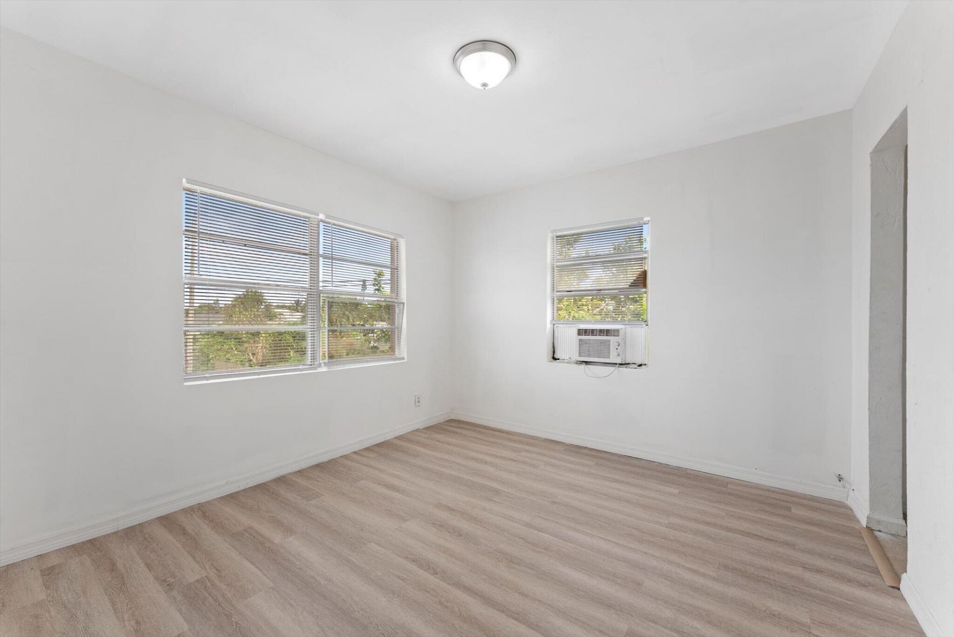 526 NW 12th Avenue, Boynton Beach, FL 33474 Photo