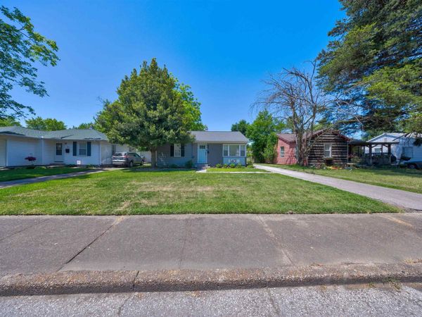 1401 S Roosevelt Drive, Evansville, IN 47714