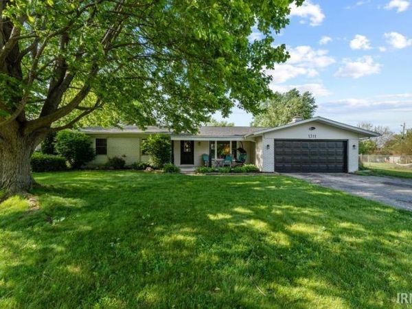 1311 Berkshire Drive, South Bend, IN 46614