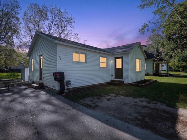 225 Grafton Avenue, Alma, MI 48801