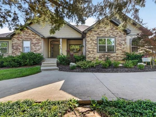 22785 S Renner Road, Spring Hill, KS 66083